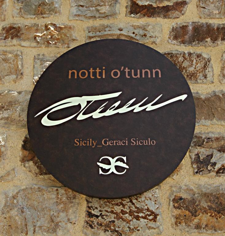 Notti O' Tunn Luxury Rooms In Centro Geraci Siculo المظهر الخارجي الصورة