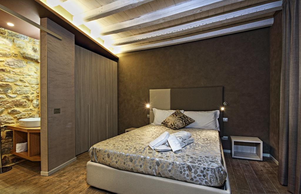 Notti O' Tunn Luxury Rooms In Centro Geraci Siculo المظهر الخارجي الصورة