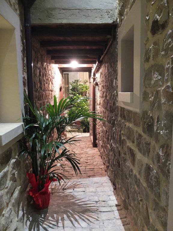 Notti O' Tunn Luxury Rooms In Centro Geraci Siculo المظهر الخارجي الصورة